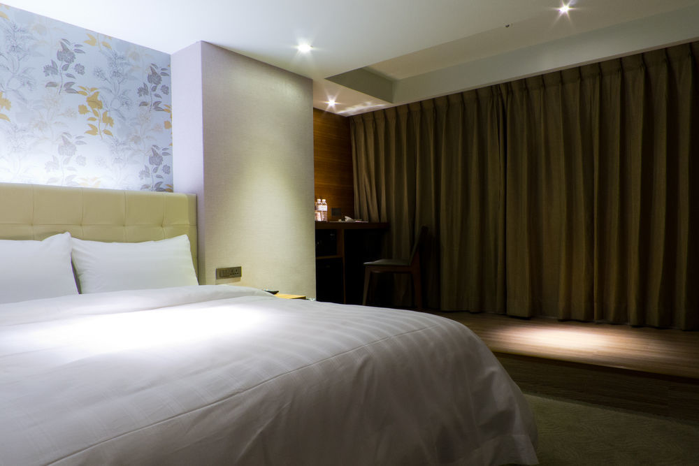 Urtrip Hotel Тайпей Екстериор снимка