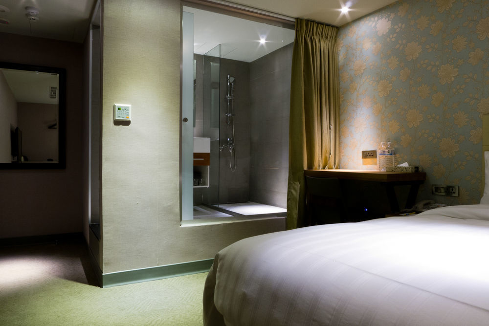 Urtrip Hotel Тайпей Екстериор снимка
