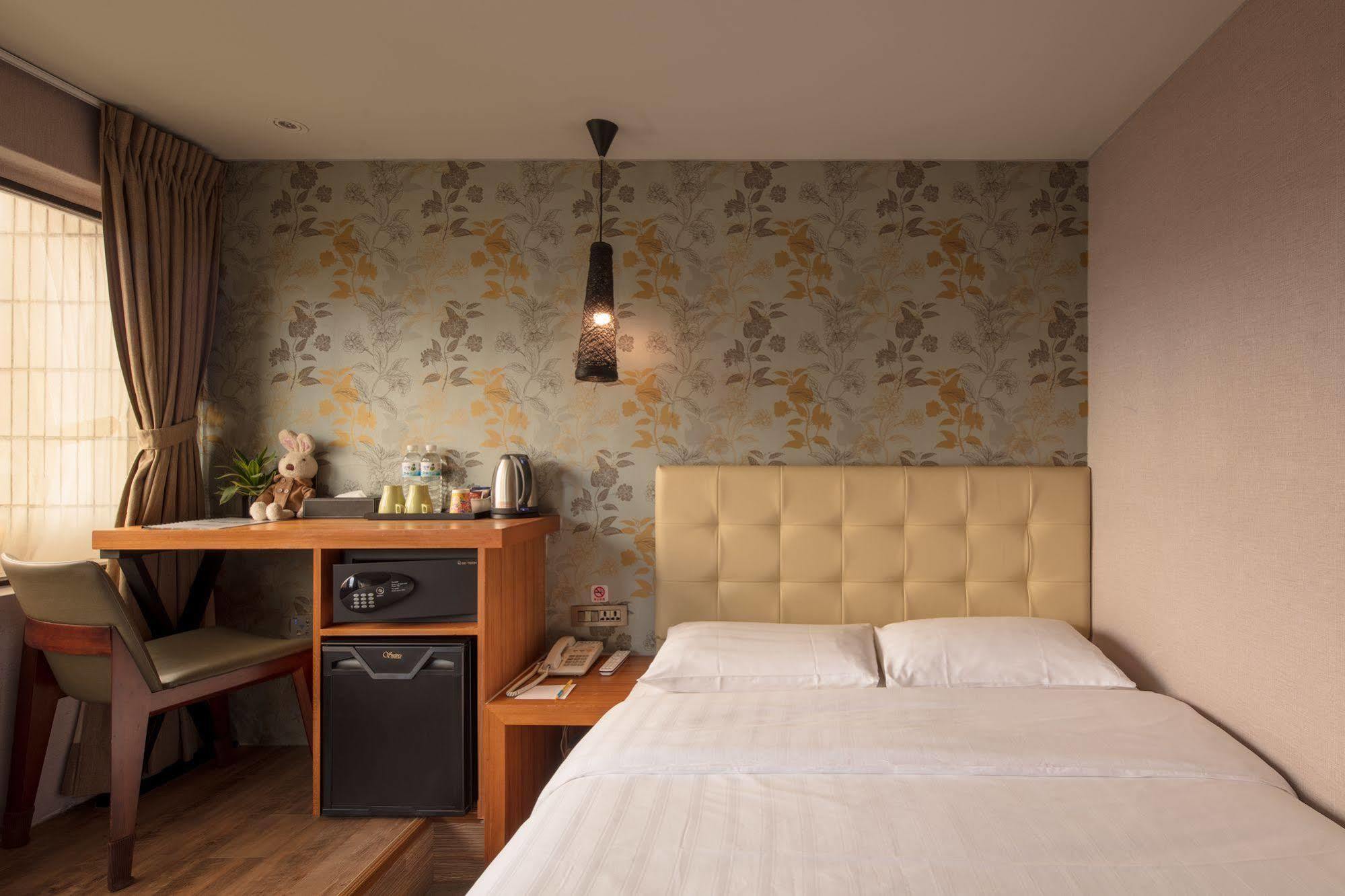 Urtrip Hotel Тайпей Екстериор снимка