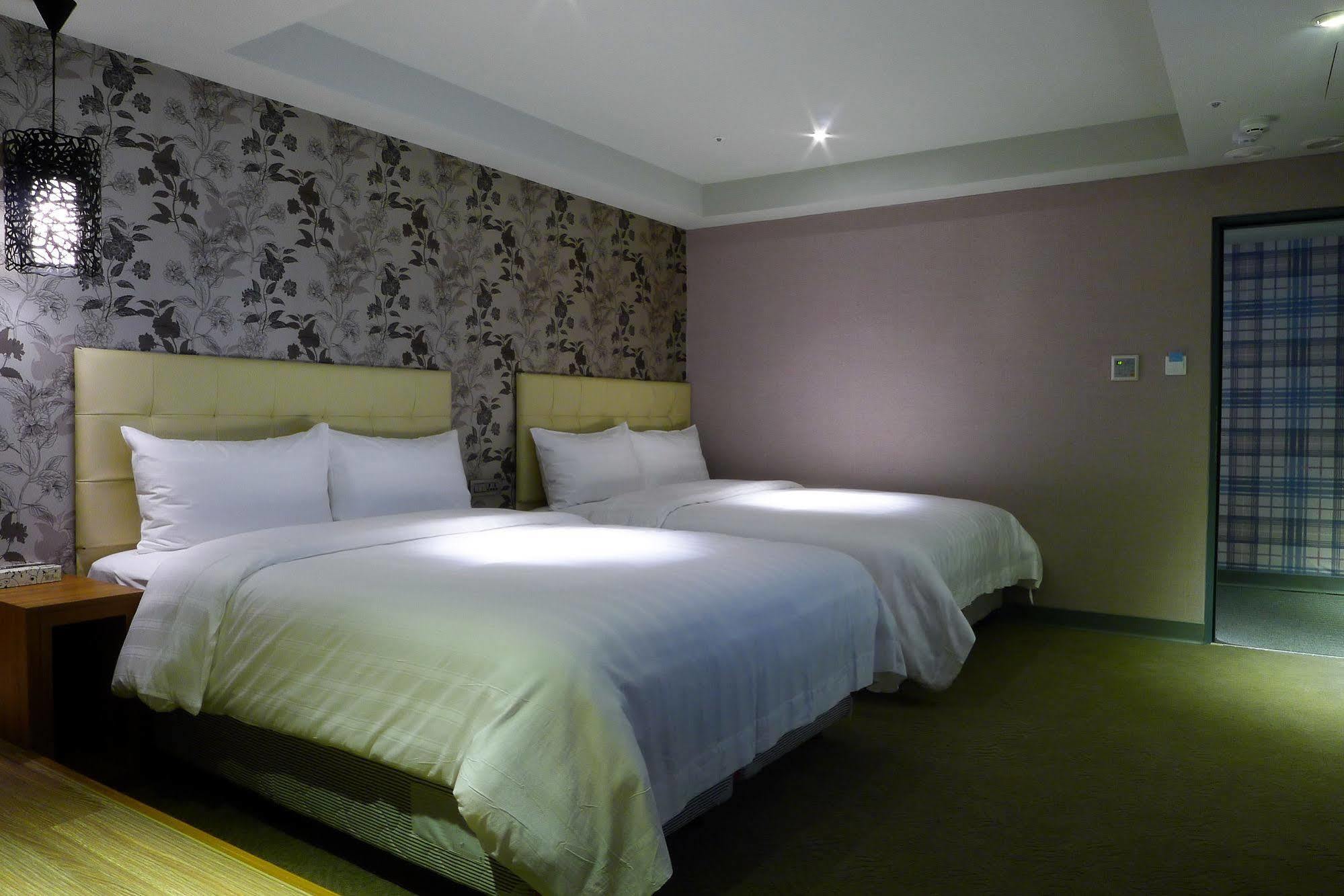 Urtrip Hotel Тайпей Екстериор снимка