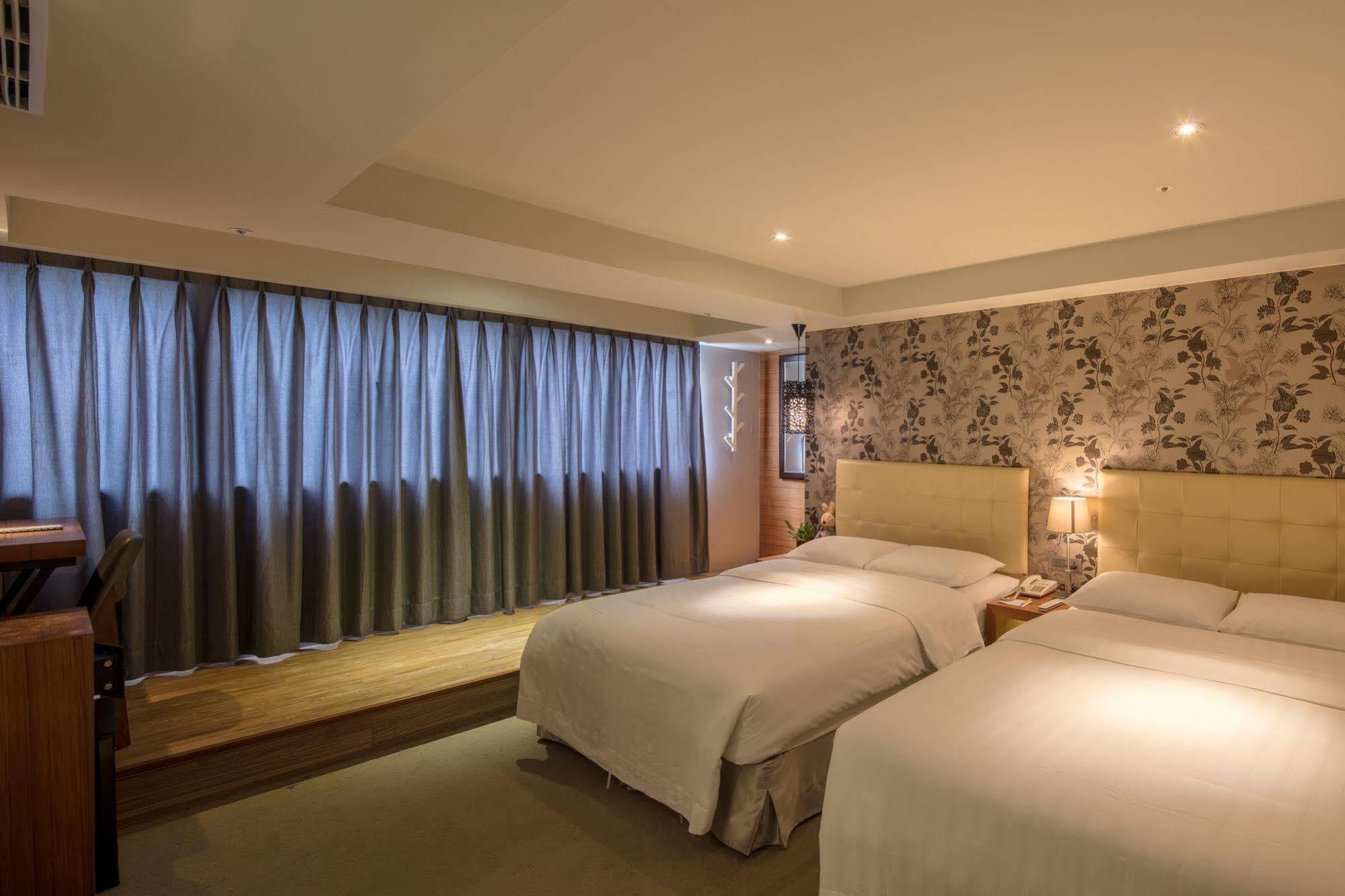 Urtrip Hotel Тайпей Екстериор снимка